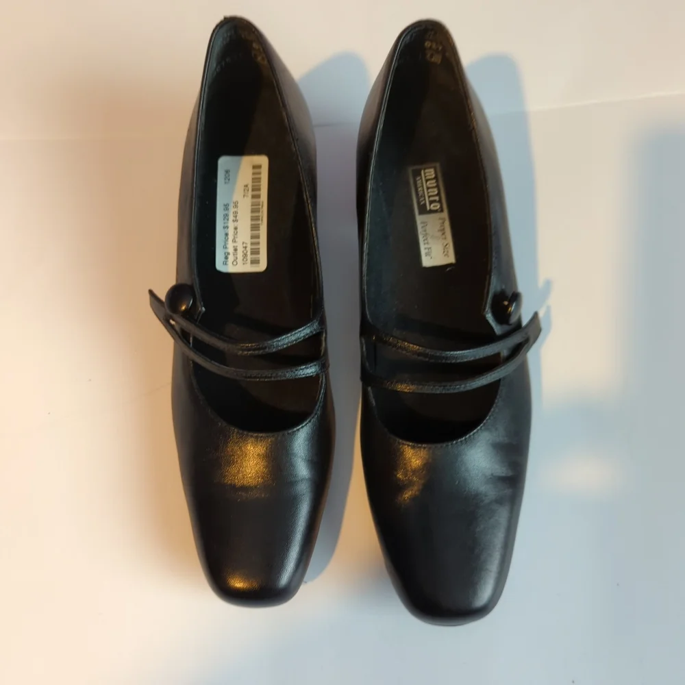 Munro black Mary Jane pumps size 7N (narrow)